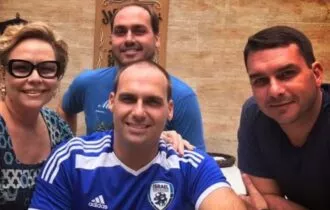 com-slogan-deus-patria-familia