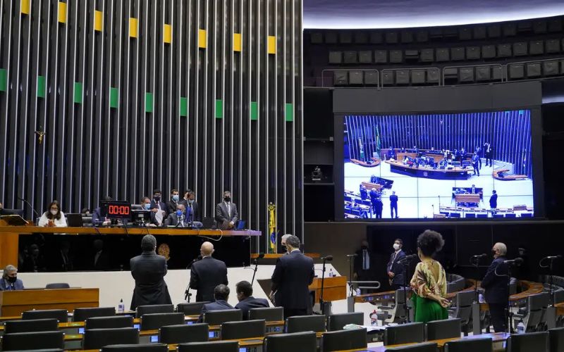 dino-intima-partidos-a-explica