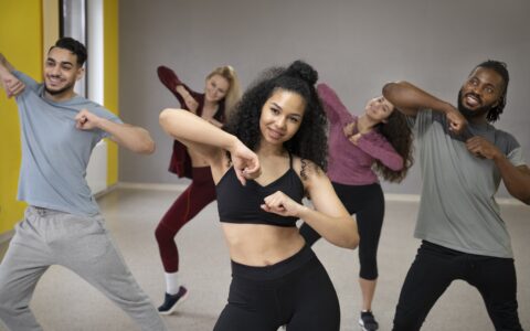 aulao-gratuito-de-fitdance-aco