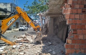 construcao-que-tomou-conta-de-