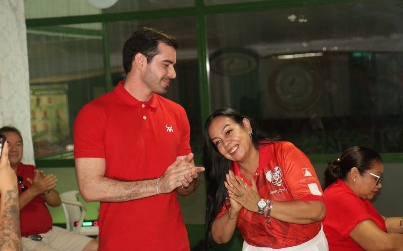 ana-lucia-holanda-e-matheus-hu
