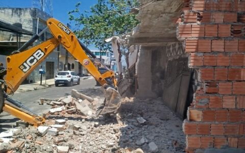 construcao-que-tomou-conta-de-
