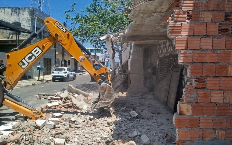 construcao-que-tomou-conta-de-