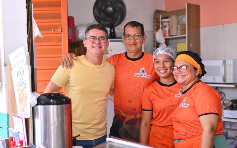 david-reencontra-feirantes-do-