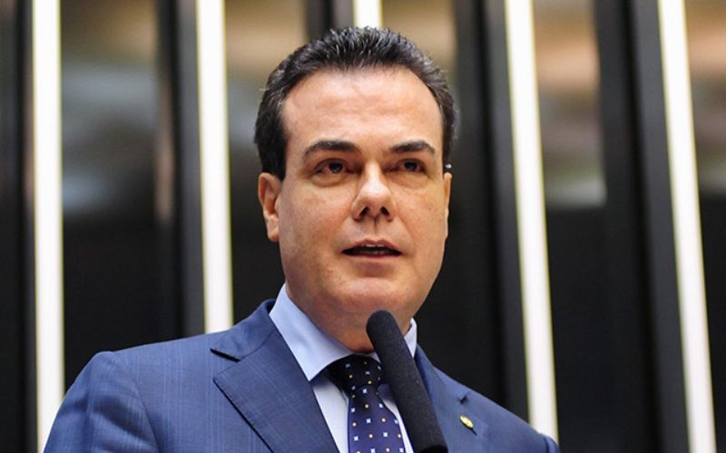 henrique-oliveira-e-barrado-pe