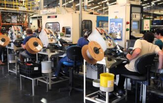 industria-recua-18-na-passagem