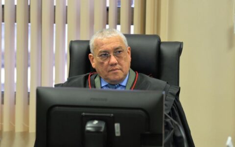 morre-aos-72-anos-o-desembarga