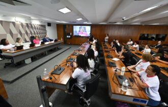mulheres-com-implante-contrace