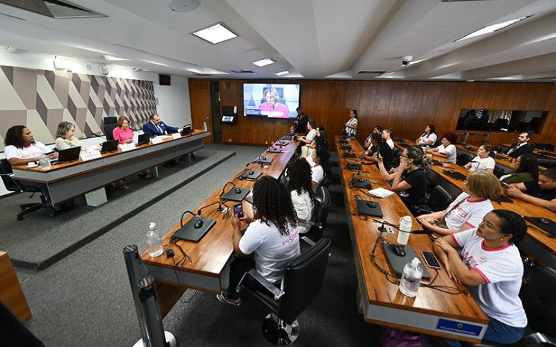 mulheres-com-implante-contrace