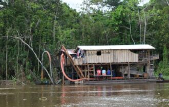 seis-dragas-de-garimpo-ilegal-