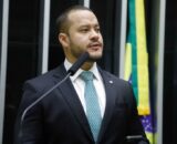 Adail Filho lidera MDB, mas chega à eleição sob nova pressão judicial