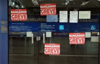 Bancários rejeitam proposta da Caixa e mantêm greve nacional