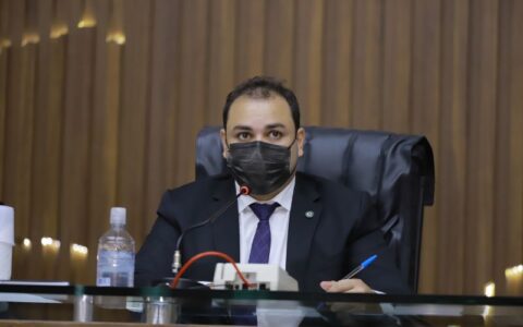 Omar Aziz chama Roberto Cidade de 'omisso' e 'sem autoridade' durante debate