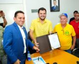 Renato Junior sanciona subsídio de até R$ 3 milhões mensais para ‘amarelinhos’ em Manaus