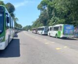 Rodoviários paralisam ônibus em Manaus por atraso no vale quinzenal