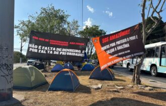 Aprovados da segurança seguem acampados em frente à sede do Governo do Amazonas por convocação