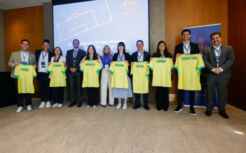 CBF e FIFA traçam estratégia para futebol feminino