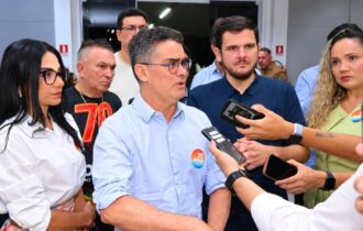 David chega ao último debate do primeiro turno e aposta em propostas e entregas na reta final