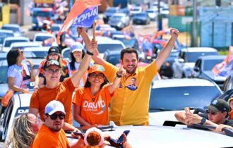 David realiza mega carreata por toda a Manaus na reta final da campanha