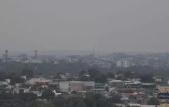 Entre fumaça e calor recorde, Defensoria cobra reação contra queimadas no AM
