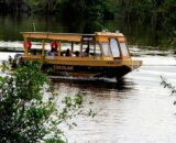 Falta de pagamento paralisa transporte escolar fluvial no Careiro e crianças perdem dias de aula