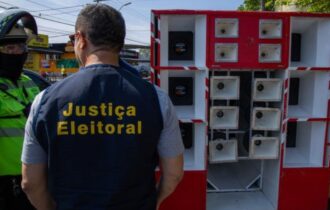 Fiscalização flagra propaganda eleitoral irregular em caminhonetes em Manaus