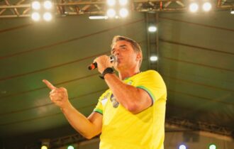 Flávio recorre a Fux contra decisão de Dino sobre Nossa Senhora