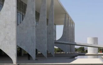 Isenção da 'taxa das blusinhas' em compras até US$ 50 é sancionada