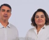 Justiça Eleitoral manda suspender propaganda de Maria do Carmo com Flávio Bolsonaro