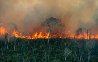 Manaus alerta para riscos à saúde durante estiagem e período de fumaça