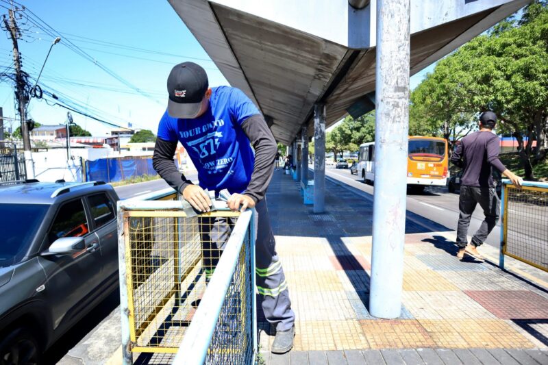 plataforma-de-onibus-na-cosme-