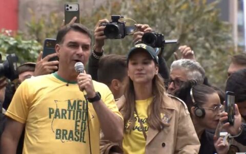 ‘Quem vota em Lula vota em Moraes’, dispara Flávio Bolsonaro em discurso no 7 de Setembro