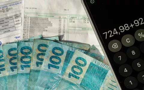 Receita federal arrecada mais de R$ 2 trilhões em oito meses