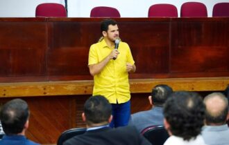 Renato Junior oferece estrutura de Manaus para combater queimadas no AM