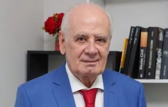 Serafim nega ter sido empurrado por jornalista após debate em Manaus