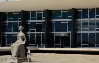 STF vai decidir se crise humanitária pode dispensar visto para reunião familiar no Brasil