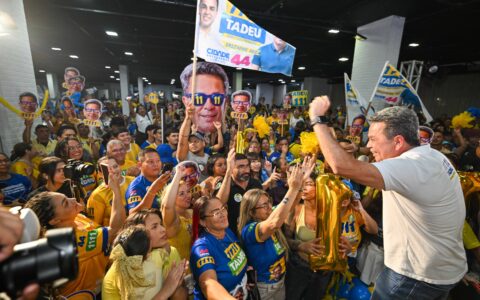 Tadeu reúne milhares de apoiadores e aborda educação e ZFM