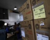 TRE-AM inicia segunda fase da operação logística com envio de 583 urnas para o interior do AM