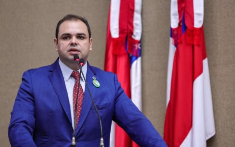 Zé Ricardo questiona contratos da família Cidade com o Governo do AM