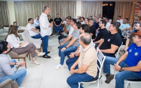 37 dos 41 vereadores de Manaus oficializam apoio a Omar Aziz no 2º turno