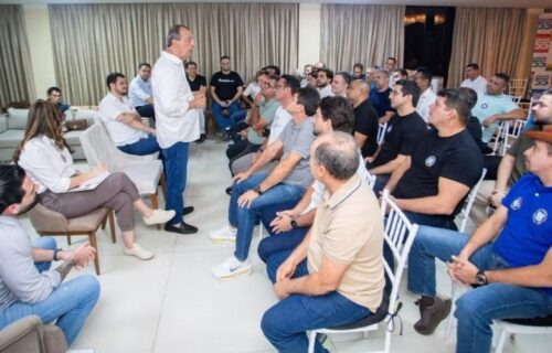 37 dos 41 vereadores de Manaus oficializam apoio a Omar Aziz no 2º turno