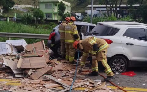 Acidente na BR-393, no RJ, deixa cinco mortos e nove feridos