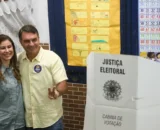 Flávio vota no Rio e diz representar a mudança