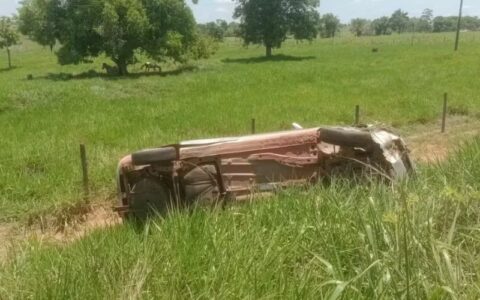 Carro que transportava urnas eletrônicas capota e deixa duas mulheres feridas no AM