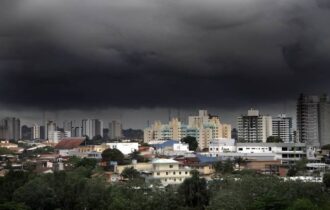 Chuva melhora qualidade do ar em Manaus, mas fumaça ainda representa risco à saúde