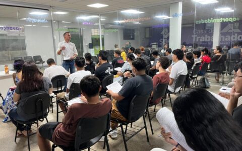 Curso gratuito de atendimento ao cliente abre 80 vagas