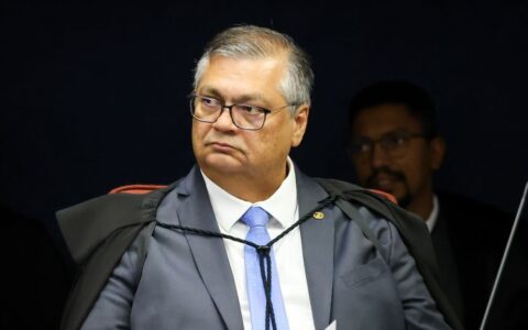 Dino aciona PF para apurar interferência externa nas eleições