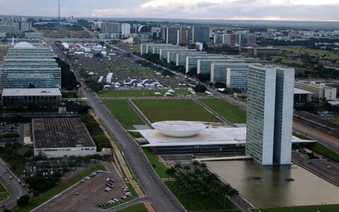 Eleitores do DF madrugam para votar no segundo turno