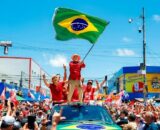 Lula vira disputa e é reeleito presidente do Brasil