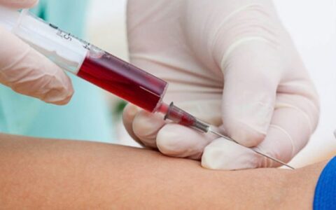 Exame de sangue que pode detectar mais de 50 tipos de câncer chega ao Brasil
